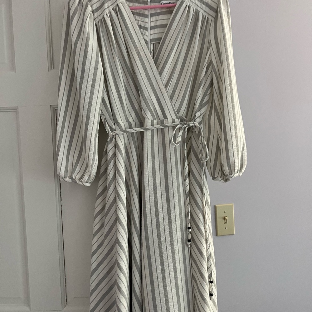 Calvin Klein - White and grey stripe wrap dress